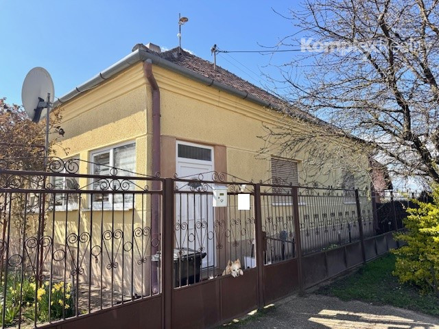 Na predaj rodinný dom s dielňou, garážou a udržiavanou záhradou – Rúbaň