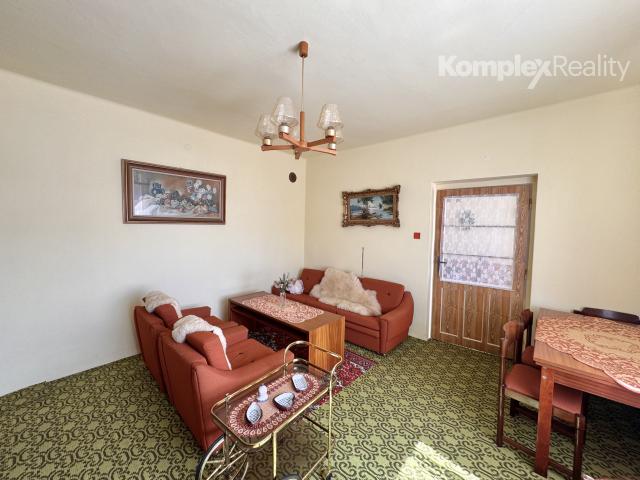 Na predaj: 5-izbový rodinný dom so samostatnou garážou a letnou kuchyňou v obci Tvrdošovce