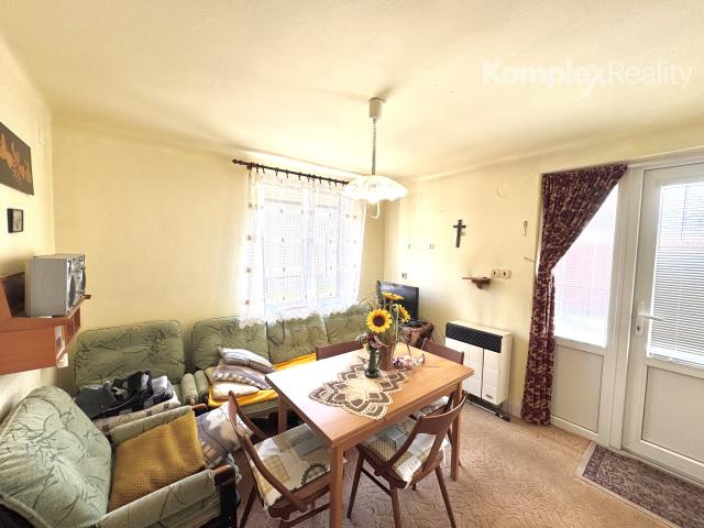 Na predaj: 5-izbový rodinný dom so samostatnou garážou a letnou kuchyňou v obci Tvrdošovce