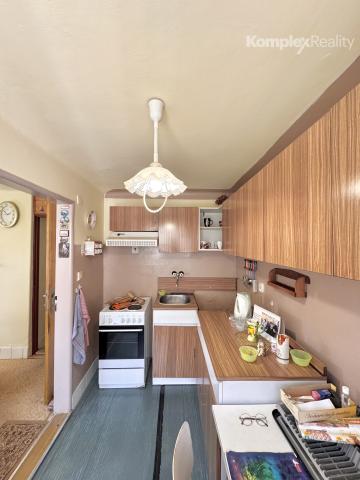 Na predaj: 5-izbový rodinný dom so samostatnou garážou a letnou kuchyňou v obci Tvrdošovce