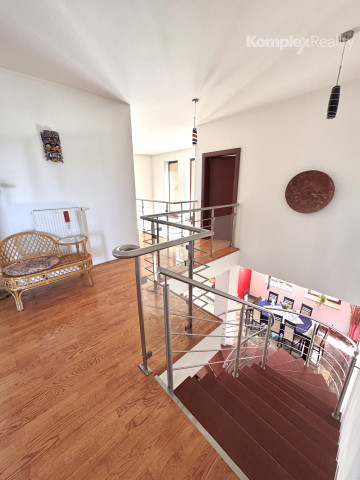 Na predaj: Luxusný 5-izbový rodinný dom s bazénom, dvojgarážou a záhradným domom v obci Andovce