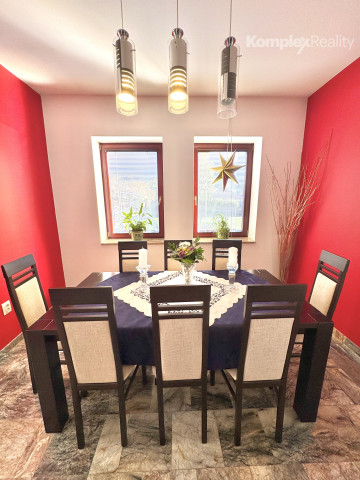 Na predaj: Luxusný 5-izbový rodinný dom s bazénom, dvojgarážou a záhradným domom v obci Andovce