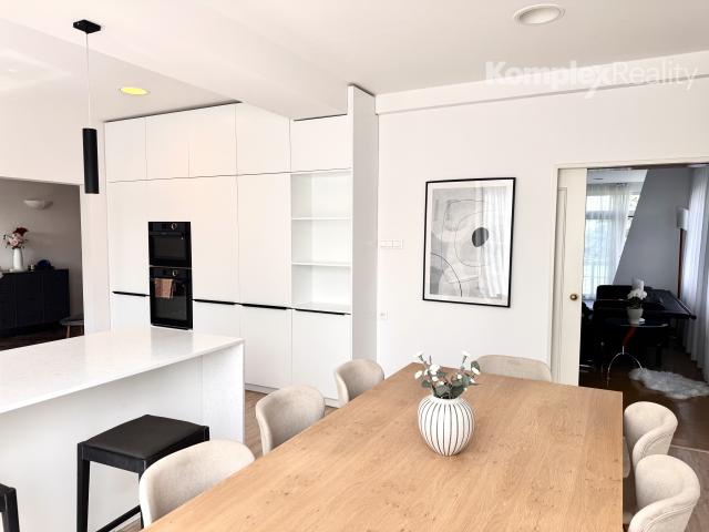 Na predaj nadštandardný 5-izbový rodinný dom s dvojgarážou a wellness zónou, Bánov (okres Nové Zámky)