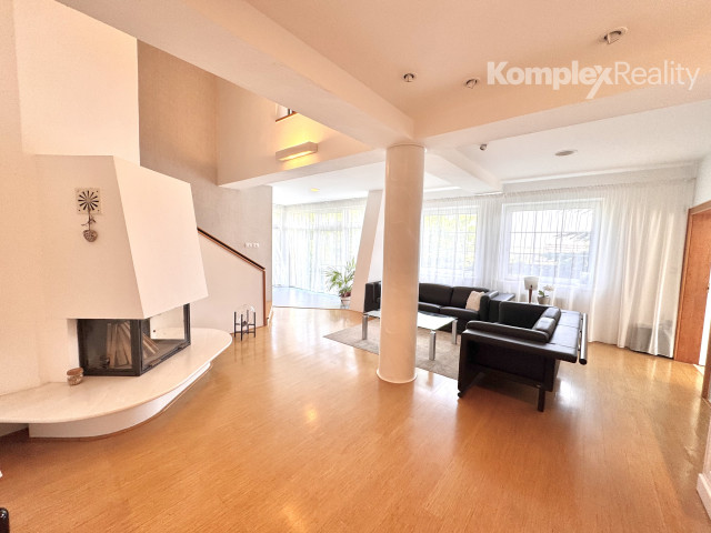 Na predaj nadštandardný 5-izbový rodinný dom s dvojgarážou a wellness zónou, Bánov (okres Nové Zámky)