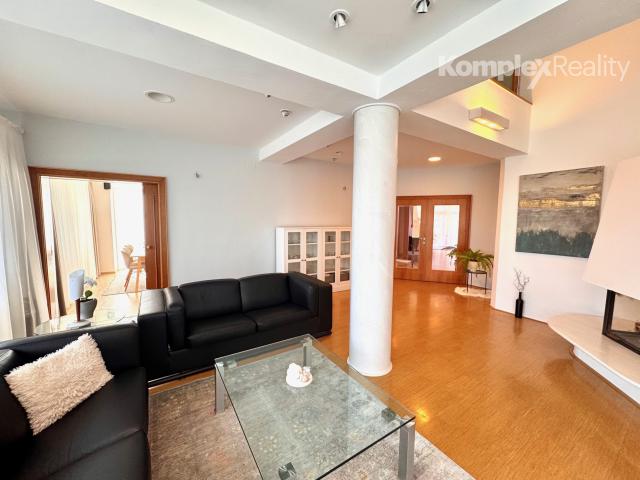 Na predaj nadštandardný 5-izbový rodinný dom s dvojgarážou a wellness zónou, Bánov (okres Nové Zámky)