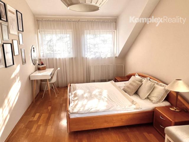 Na predaj nadštandardný 5-izbový rodinný dom s dvojgarážou a wellness zónou, Bánov (okres Nové Zámky)