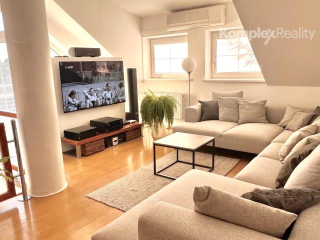 Na predaj nadštandardný 5-izbový rodinný dom s dvojgarážou a wellness zónou, Bánov (okres Nové Zámky)