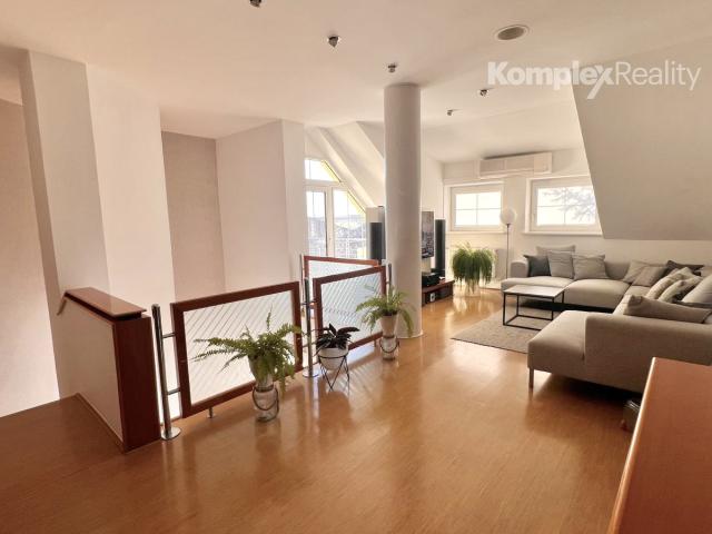 Na predaj nadštandardný 5-izbový rodinný dom s dvojgarážou a wellness zónou, Bánov (okres Nové Zámky)