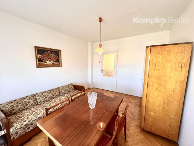 Na predaj 3-izbový byt s garážou a pivnicou v tehlovej štvorbytovke – Nové Zámky/7 km/