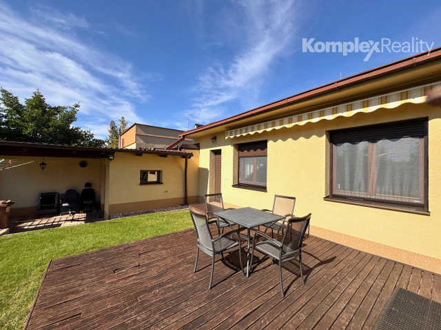 REZERVOVANÉ! Predaj- 4 izbový átriový rodinný dom Milionárska štvrť, Nové Zámky