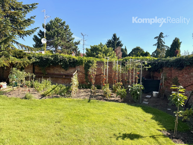 Predaj- 4 izbový átriový rodinný dom Milionárska štvrť, Nové Zámky