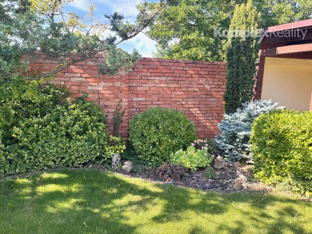 Predaj- 4 izbový átriový rodinný dom Milionárska štvrť, Nové Zámky