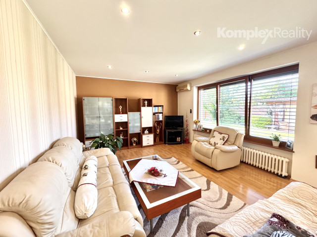 Predaj- 4 izbový átriový rodinný dom Milionárska štvrť, Nové Zámky