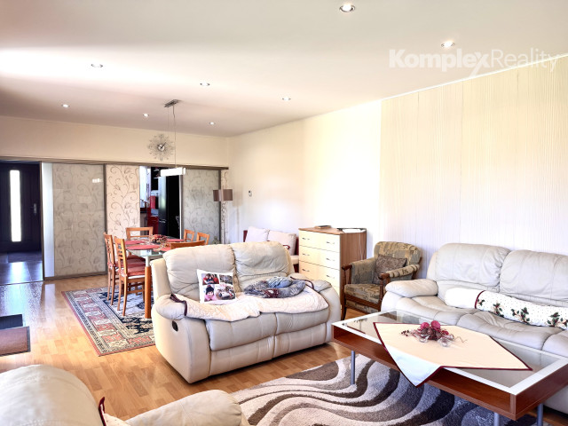 Predaj- 4 izbový átriový rodinný dom Milionárska štvrť, Nové Zámky