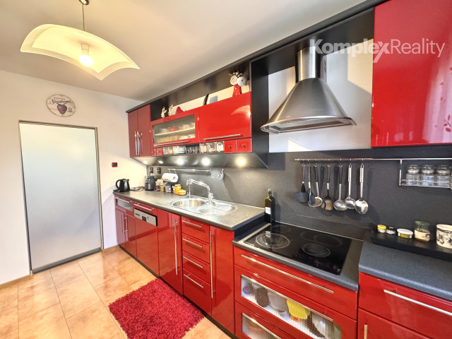 Predaj- 4 izbový átriový rodinný dom Milionárska štvrť, Nové Zámky