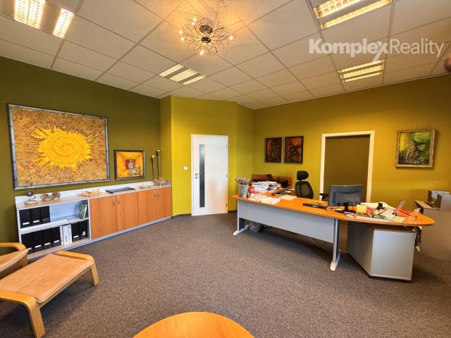 Prenájom reprezentatívnych kancelárskych priestorov s parkoviskom – Nové Zámky, Komárňanská cesta