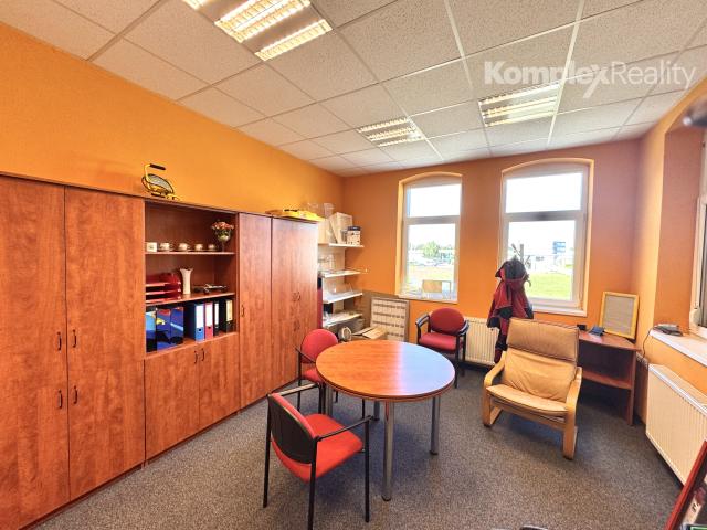 Prenájom reprezentatívnych kancelárskych priestorov s parkoviskom – Nové Zámky, Komárňanská cesta