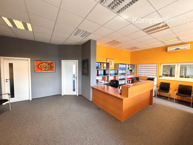Prenájom reprezentatívnych kancelárskych priestorov s parkoviskom – Nové Zámky, Komárňanská cesta