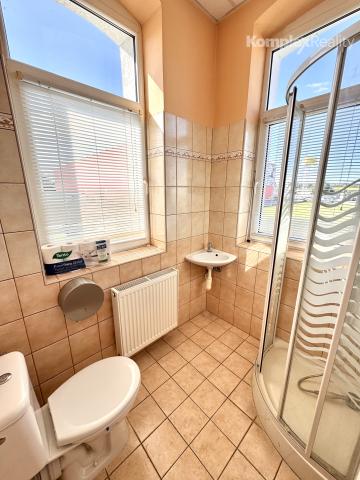 Prenájom reprezentatívnych kancelárskych priestorov s parkoviskom – Nové Zámky, Komárňanská cesta