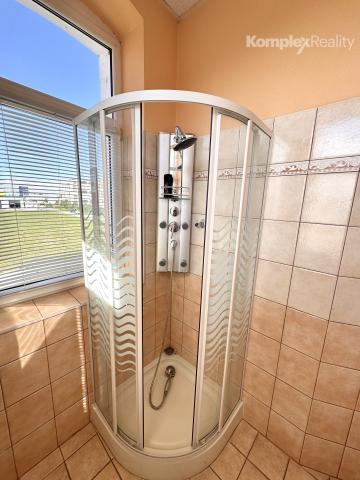 Prenájom reprezentatívnych kancelárskych priestorov s parkoviskom – Nové Zámky, Komárňanská cesta