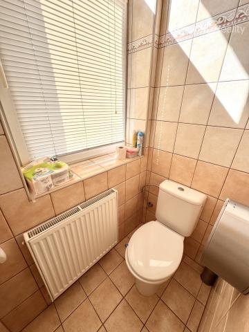 Prenájom reprezentatívnych kancelárskych priestorov s parkoviskom – Nové Zámky, Komárňanská cesta