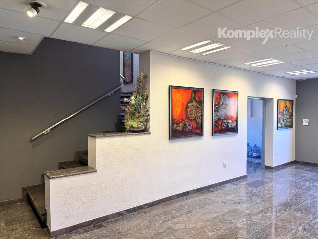 Prenájom reprezentatívnych kancelárskych priestorov s parkoviskom – Nové Zámky, Komárňanská cesta