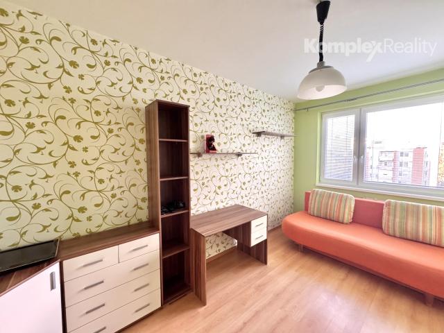 Na prenájom- priestranný 3i byt s loggiou, ul. Vajanského , Nové Zámky