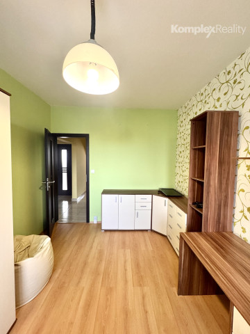 Na prenájom- priestranný 3i byt s loggiou, ul. Vajanského , Nové Zámky