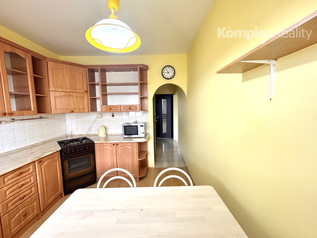 Na prenájom- priestranný 3i byt s loggiou, ul. Vajanského , Nové Zámky