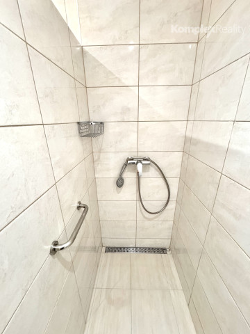 Na prenájom- priestranný 3i byt s loggiou, ul. Vajanského , Nové Zámky