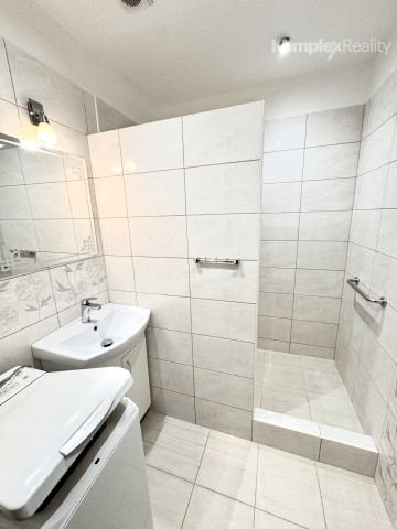 Na prenájom- priestranný 3i byt s loggiou, ul. Vajanského , Nové Zámky