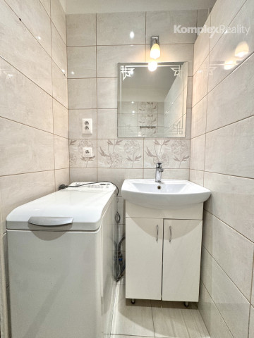 Na prenájom- priestranný 3i byt s loggiou, ul. Vajanského , Nové Zámky