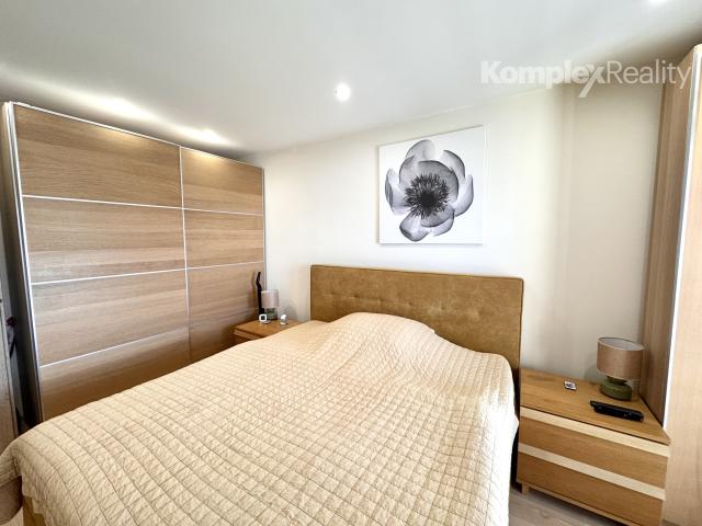 Prenájom- priestranný 2-izbový byt po kompletnej rekonštrukcii – 62 m² + loggia, 4. poschodie, výťah, Nové Zámky