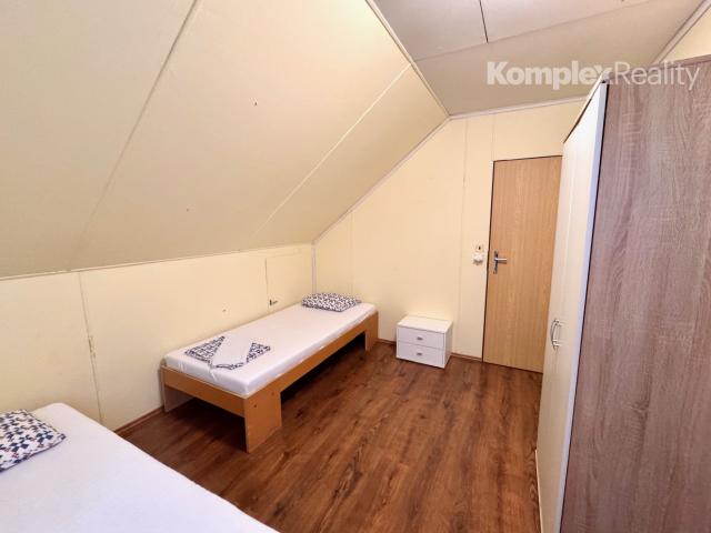 Predaj- zabehnutý penzión a rodinný dom, Štúrovo