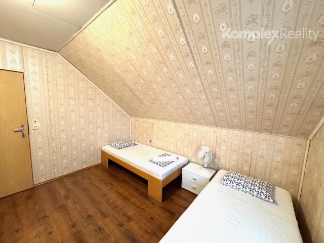 Predaj- zabehnutý penzión a rodinný dom, Štúrovo