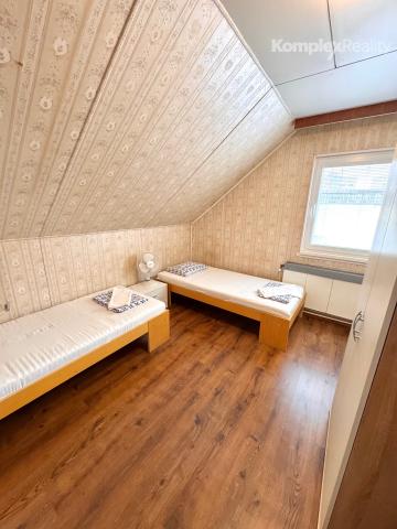 Predaj- zabehnutý penzión a rodinný dom, Štúrovo