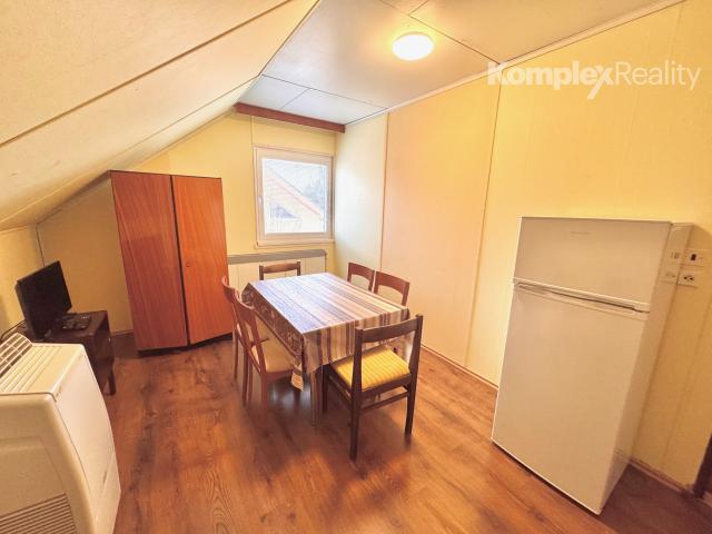 Predaj- zabehnutý penzión a rodinný dom, Štúrovo