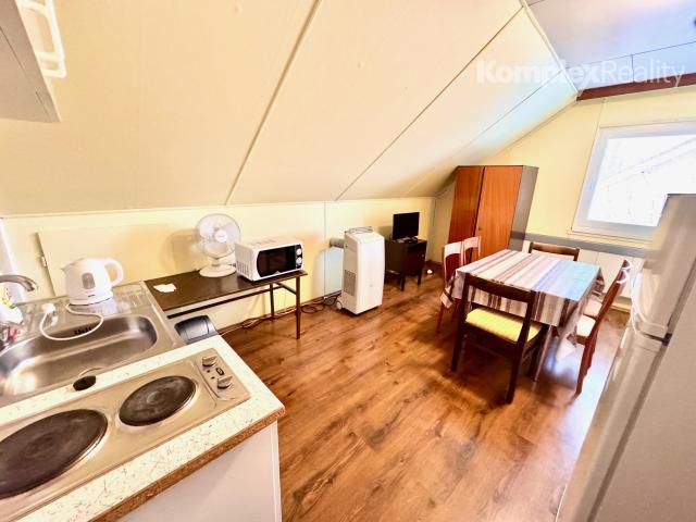 Predaj- zabehnutý penzión a rodinný dom, Štúrovo