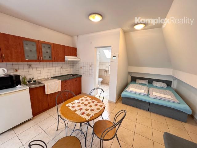 Predaj- zabehnutý penzión a rodinný dom, Štúrovo