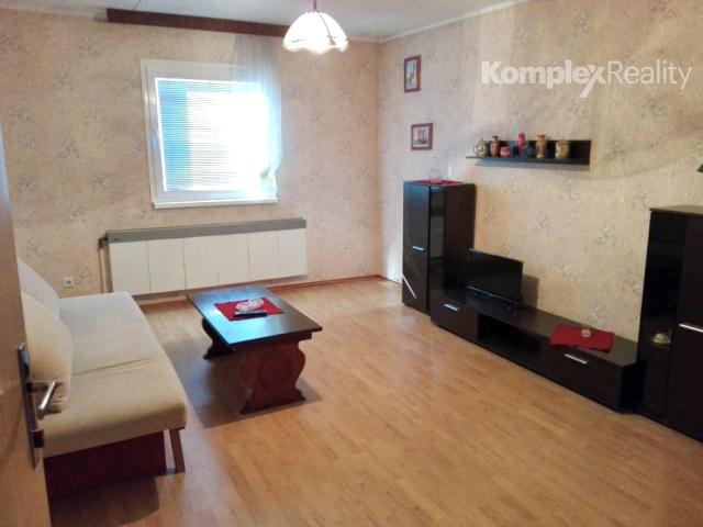 Predaj- zabehnutý penzión a rodinný dom, Štúrovo