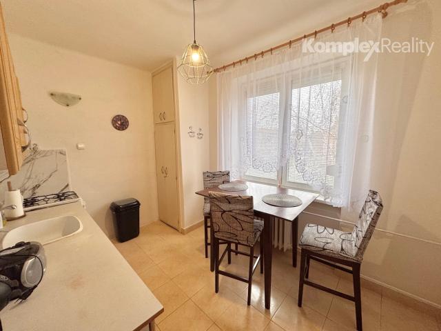 Prenájom- 2 izbový zariadený byt, centrum Nové Zámky