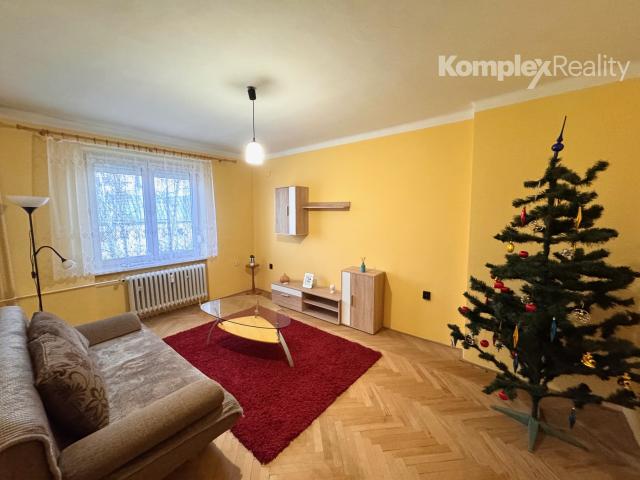 Prenájom- 2 izbový zariadený byt, centrum Nové Zámky