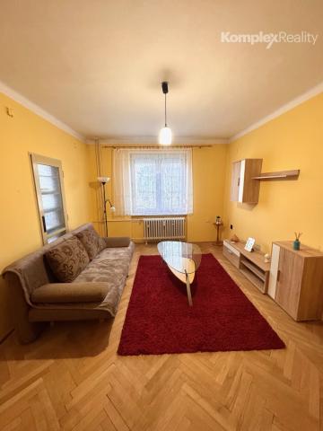 Prenájom- 2 izbový zariadený byt, centrum Nové Zámky