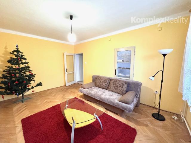 Prenájom- 2 izbový zariadený byt, centrum Nové Zámky