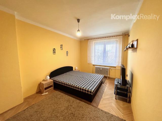 Prenájom- 2 izbový zariadený byt, centrum Nové Zámky