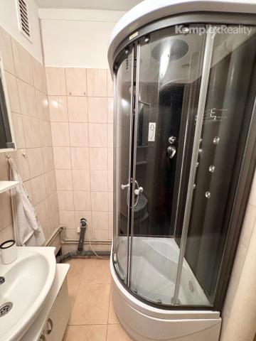 Prenájom- 2 izbový zariadený byt, centrum Nové Zámky