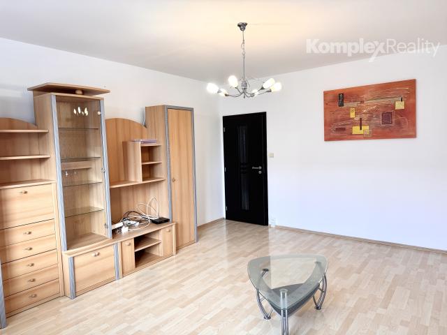 Predaj- Veľkometrážny 3-izbový byt s loggiou – JUH, Nové Zámky, 78 m²
