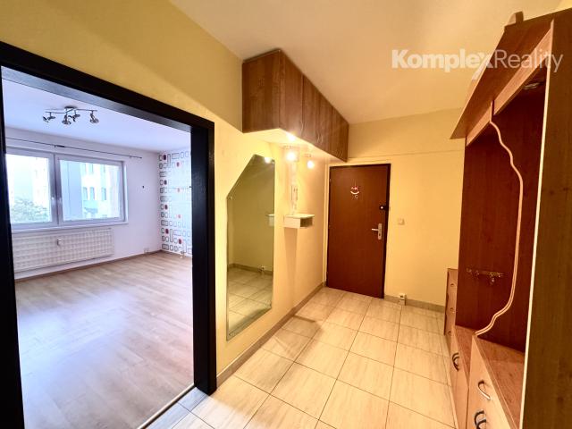 Predaj- Veľkometrážny 3-izbový byt s loggiou – JUH, Nové Zámky, 78 m²