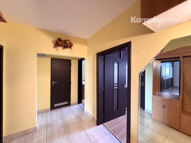 Predaj- Veľkometrážny 3-izbový byt s loggiou – JUH, Nové Zámky, 78 m²