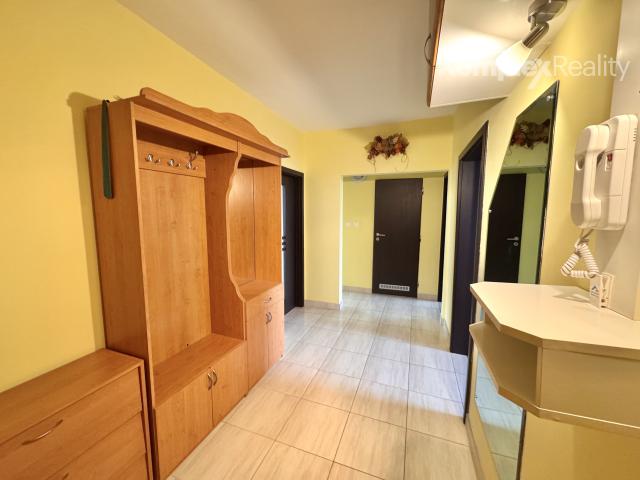 Predaj- Veľkometrážny 3-izbový byt s loggiou – JUH, Nové Zámky, 78 m²